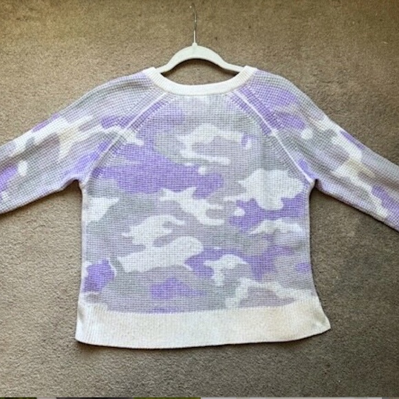 WHITE + WARREN Camo Print Cashmere Thermal Sweatshirt NWOT/sz S - Picture 12 of 14